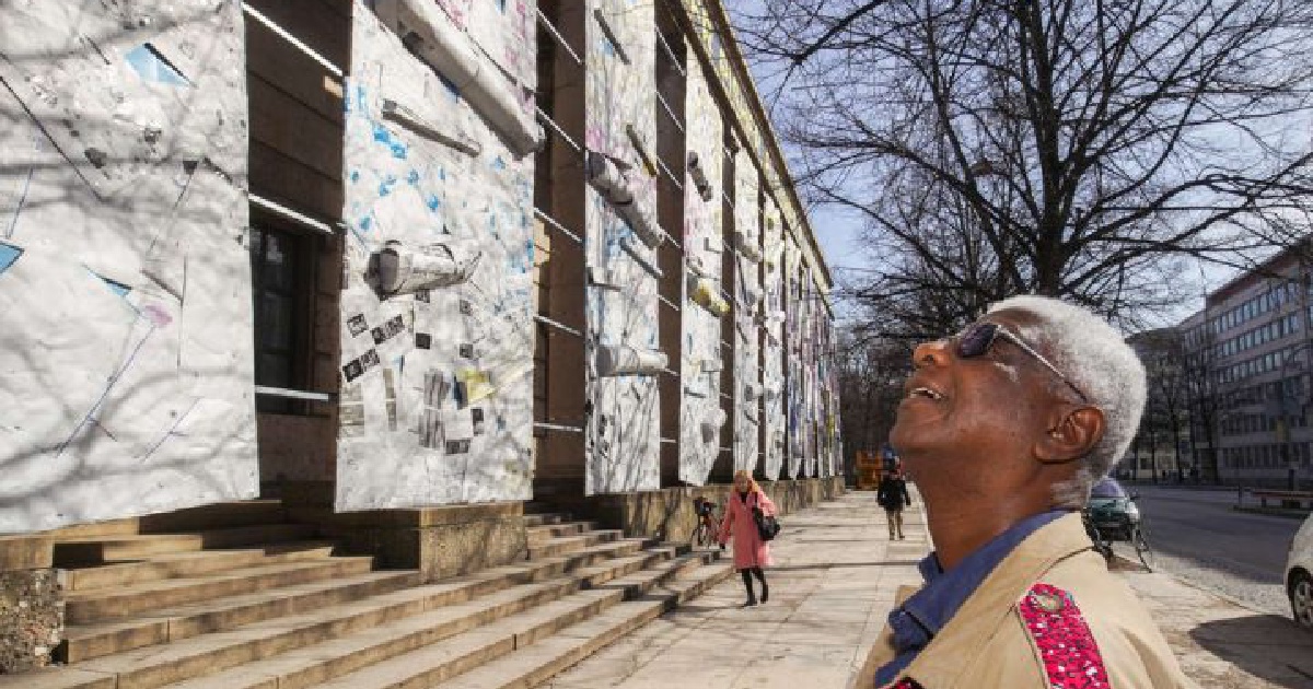 “El Anatsui Triumphant Scale” at Haus der Kunst Barakat